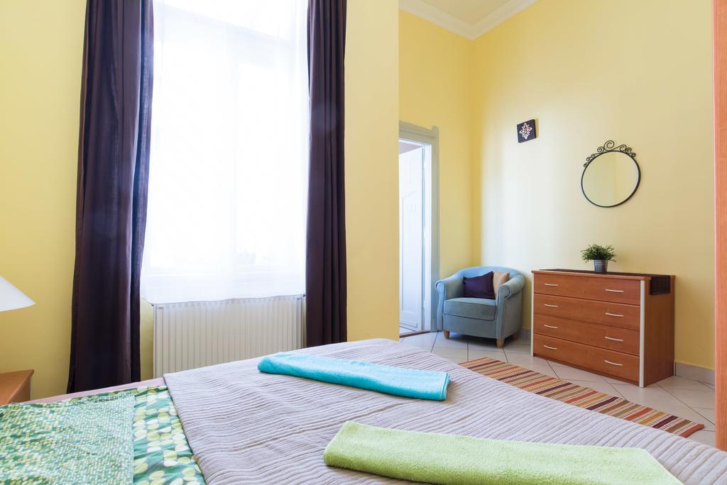 Hostel Downtown Oasis