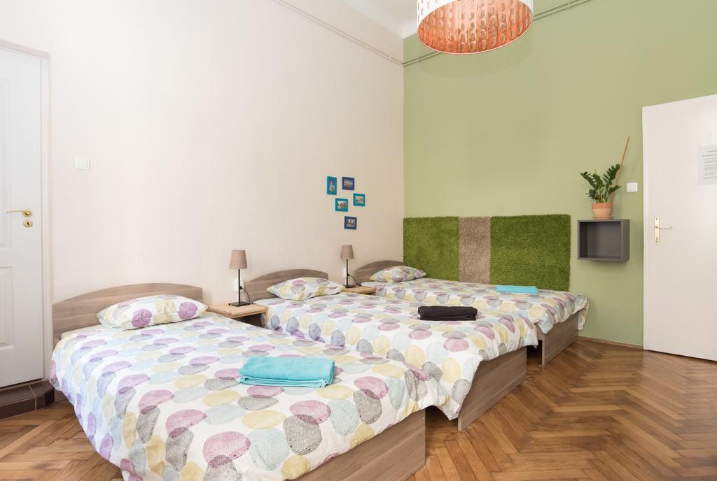 Hostal Downtown Oasis *